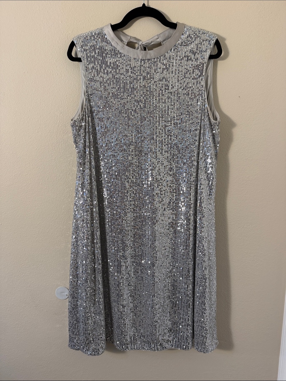 Kensie Silver Sequin Sleeveless Shift Dress with Tie Back Size 14